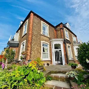 Fishtail House - Stylish Minutes From The Sea Hornsea